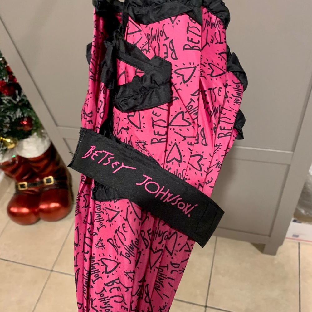 Super cute Betsey Johnson umbrella!!